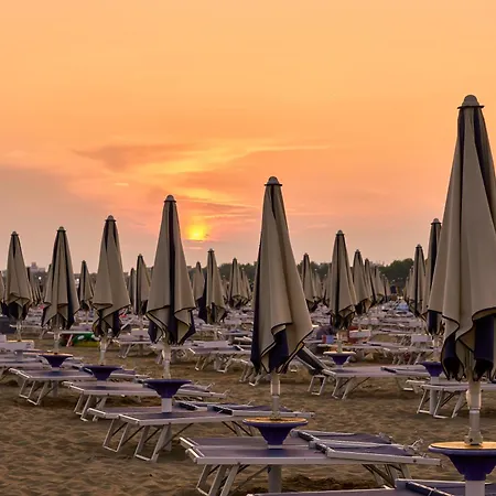 Poolside Cozy Getaway - Beahost * Bibione