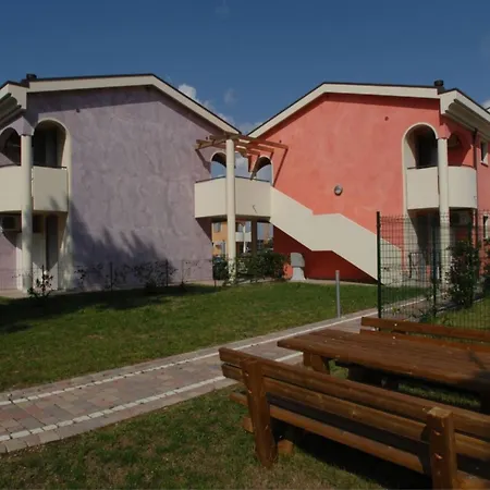 Poolside Cozy Getaway - Beahost Apartment Bibione
