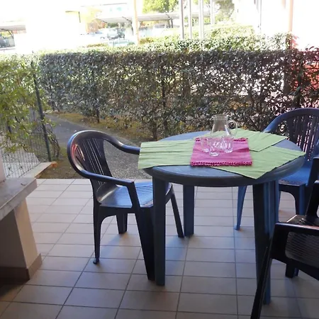 Poolside Cozy Getaway - Beahost Apartment Bibione