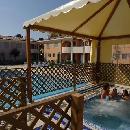 Poolside Cozy Getaway - Beahost * Bibione