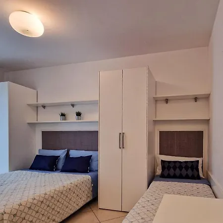 Апартаменты Poolside Cozy Getaway